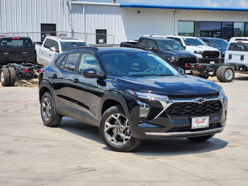 new 2025 Chevrolet Trax car, priced at $25,855