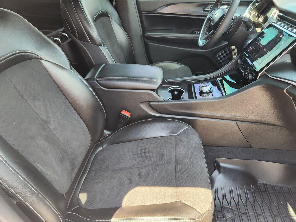 used 2024 Jeep Grand Cherokee L car, priced at $34,797