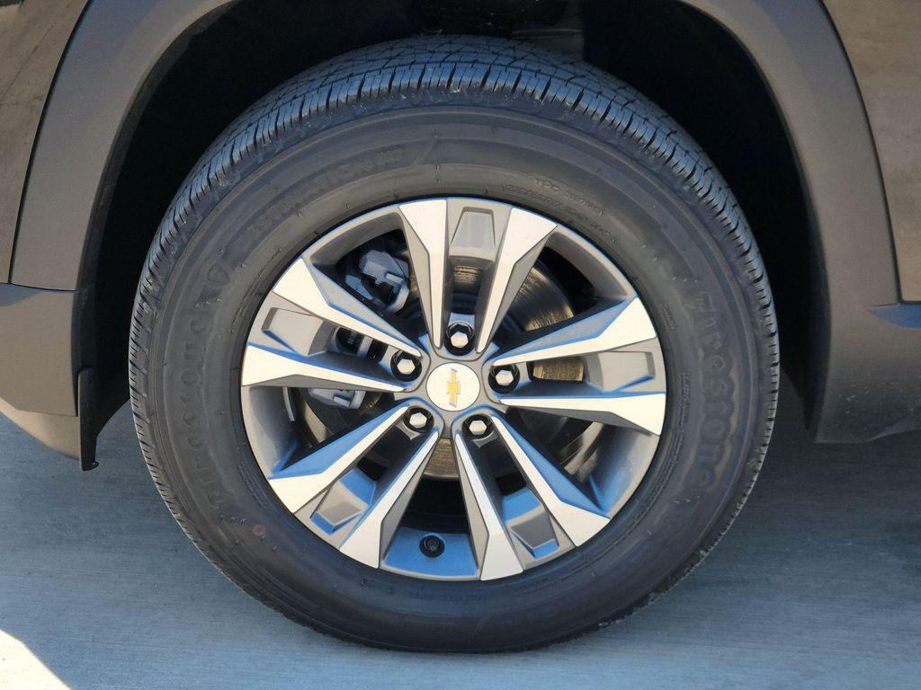 new 2026 Chevrolet Equinox car, priced at $30,495