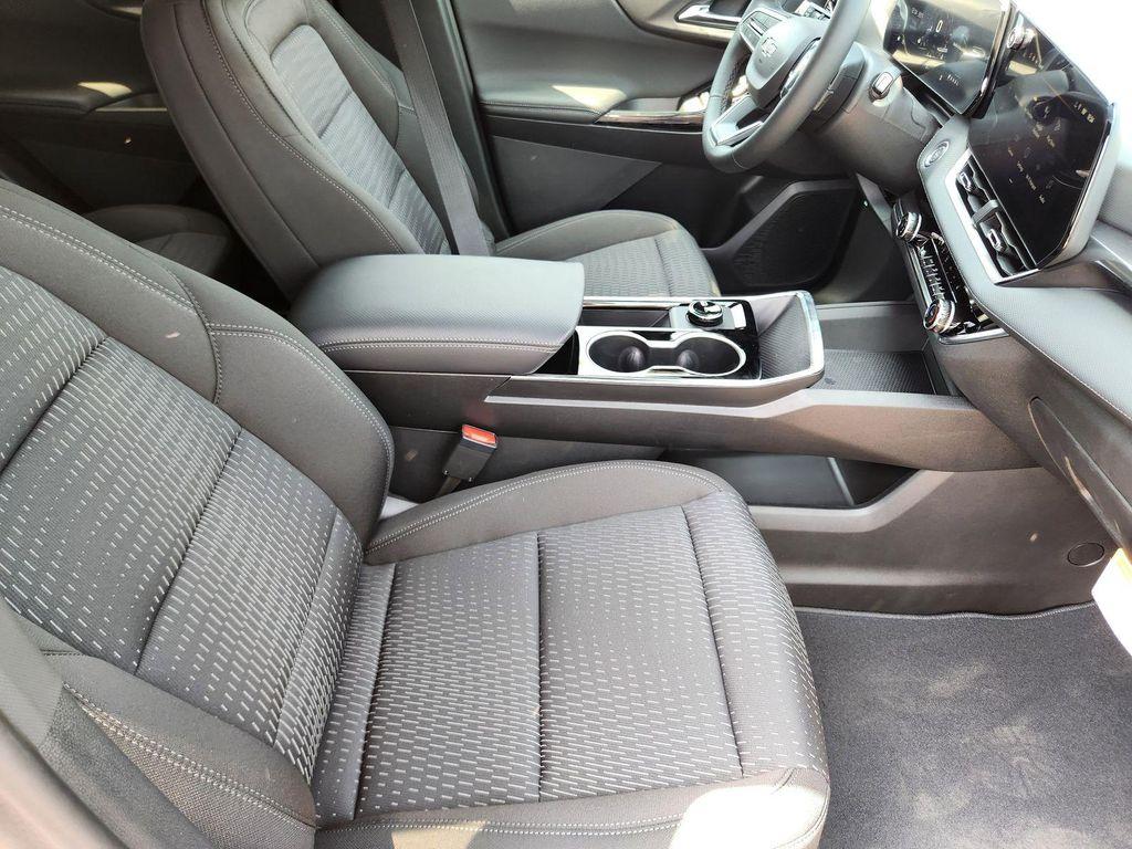 new 2026 Chevrolet Equinox car, priced at $31,040