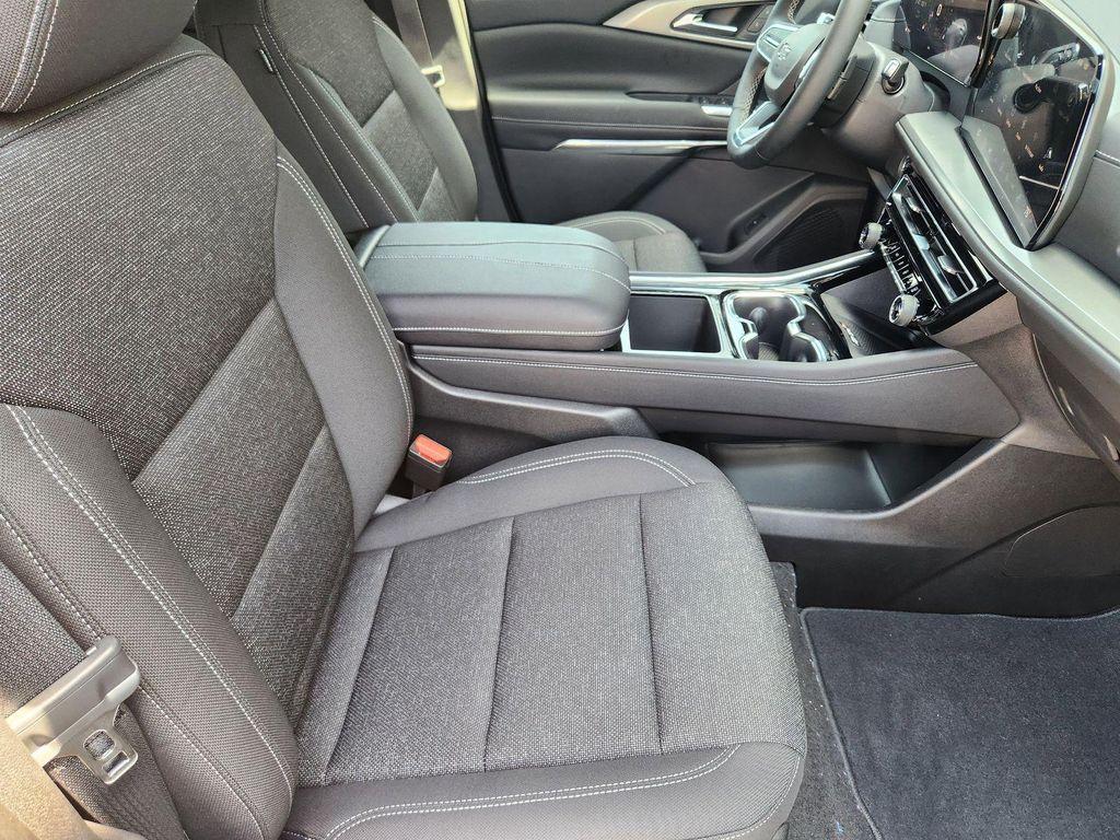 new 2026 Chevrolet Traverse car, priced at $46,205