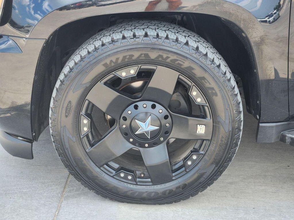 used 2011 Chevrolet Avalanche car, priced at $9,995