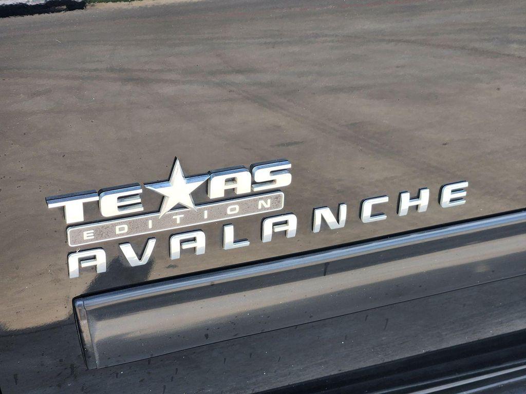used 2011 Chevrolet Avalanche car, priced at $9,995