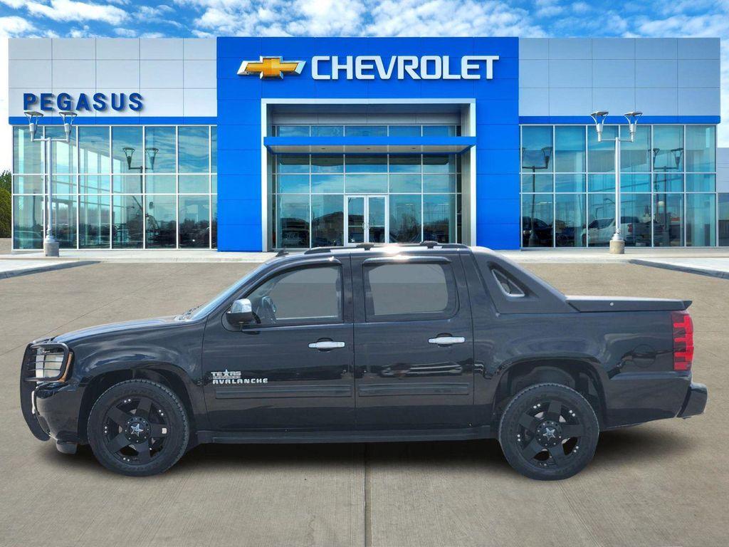 used 2011 Chevrolet Avalanche car, priced at $9,995