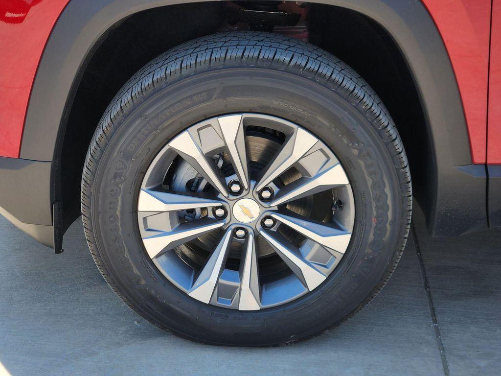 new 2026 Chevrolet Equinox car, priced at $33,040