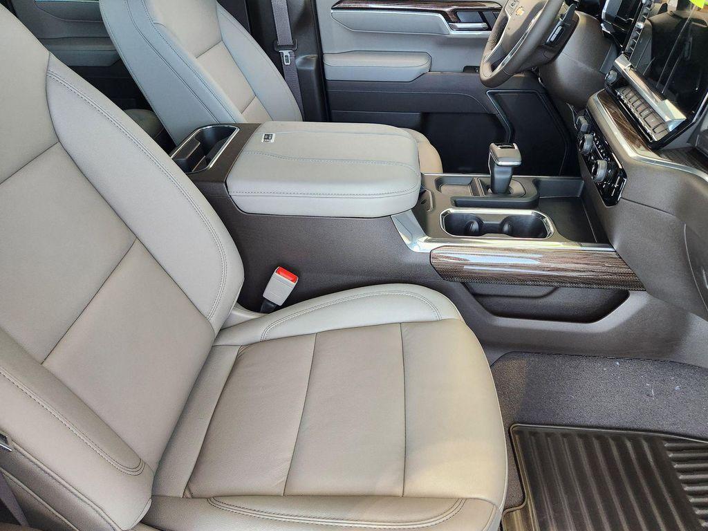 new 2025 Chevrolet Silverado 1500 car, priced at $49,995