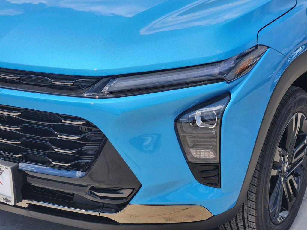 new 2025 Chevrolet Trax car, priced at $27,085