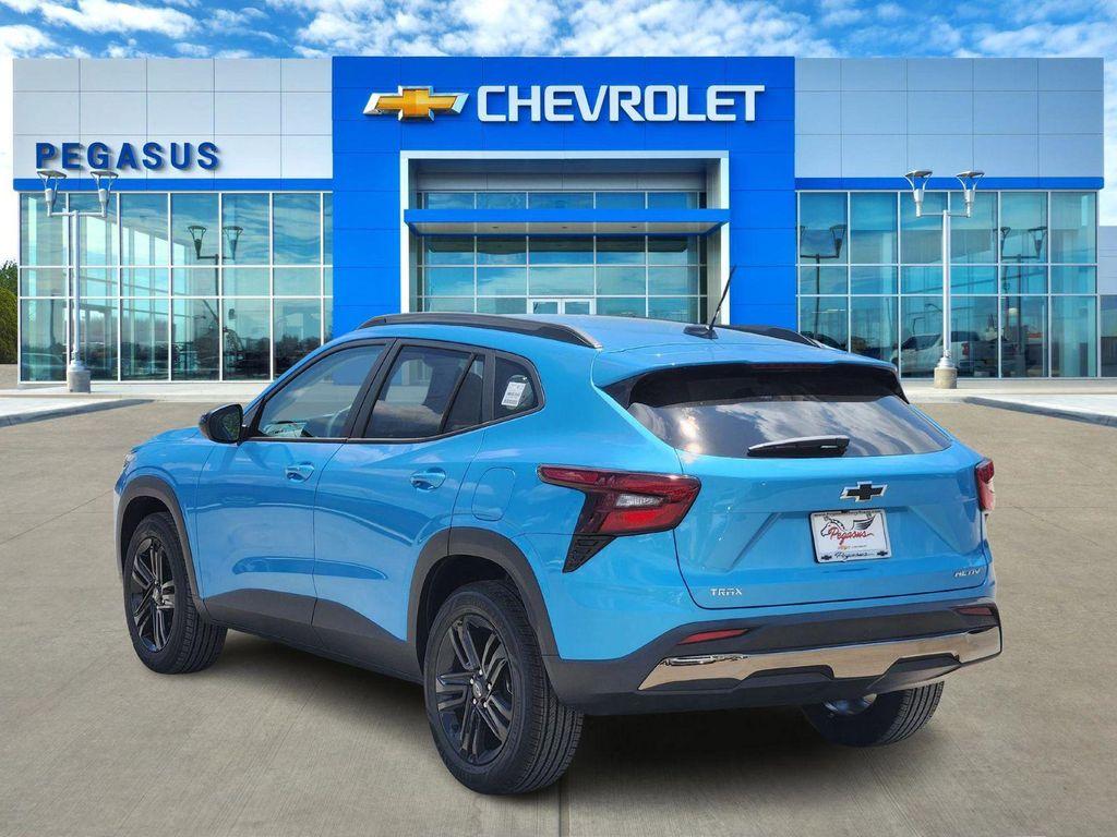 new 2025 Chevrolet Trax car, priced at $27,085