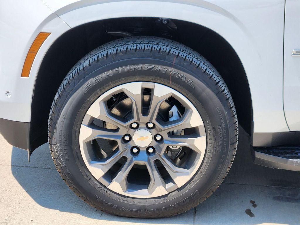 new 2025 Chevrolet Suburban car, priced at $67,880