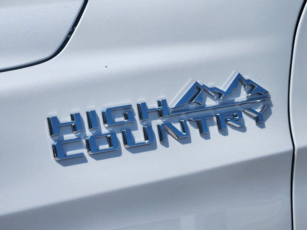 new 2025 Chevrolet Suburban car, priced at $88,920