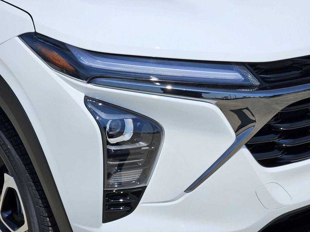 new 2025 Chevrolet Trax car, priced at $26,690