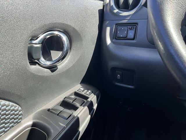 used 2016 Nissan Versa Note car, priced at $6,880