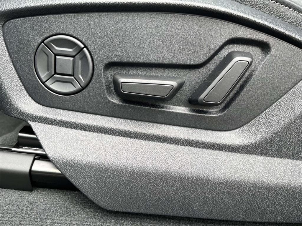 new 2025 Audi Q8 car, priced at $86,705