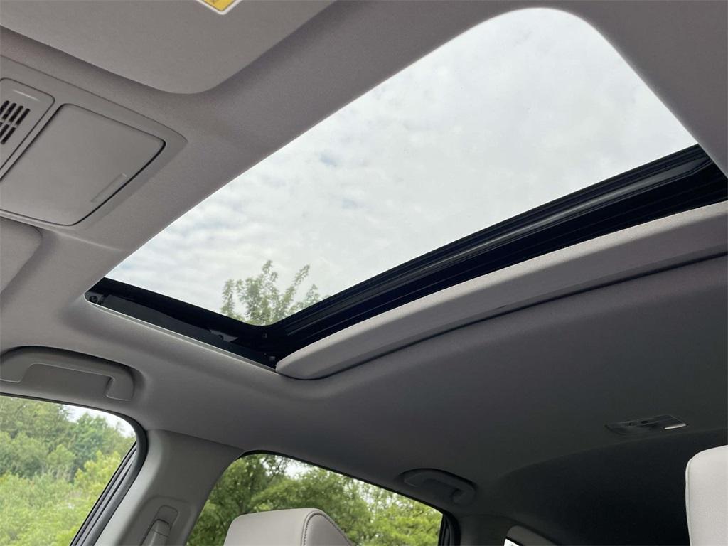 used 2021 Honda CR-V car, priced at $27,904