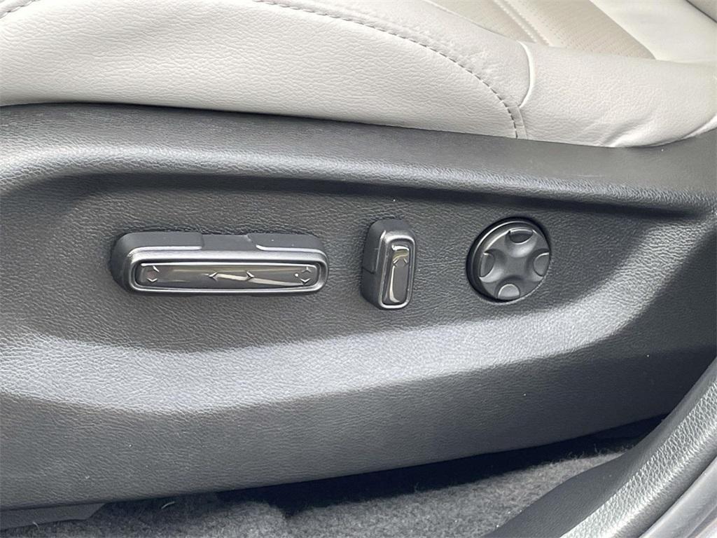 used 2021 Honda CR-V car, priced at $27,904