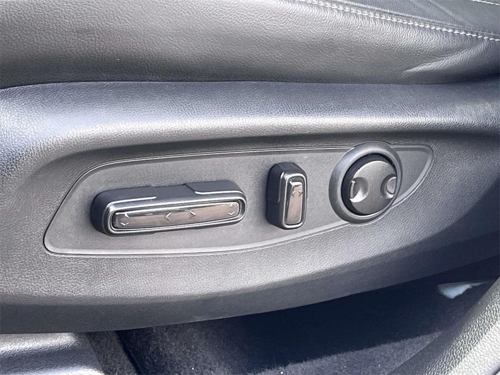 used 2023 Honda CR-V car, priced at $30,051