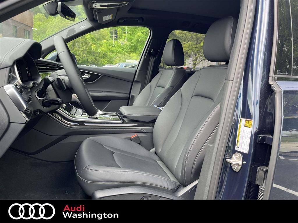 new 2025 Audi Q7 car, priced at $77,880
