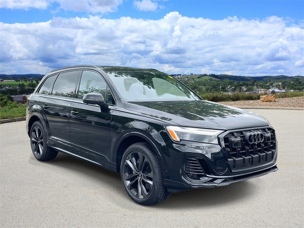 new 2025 Audi Q7 car, priced at $77,880