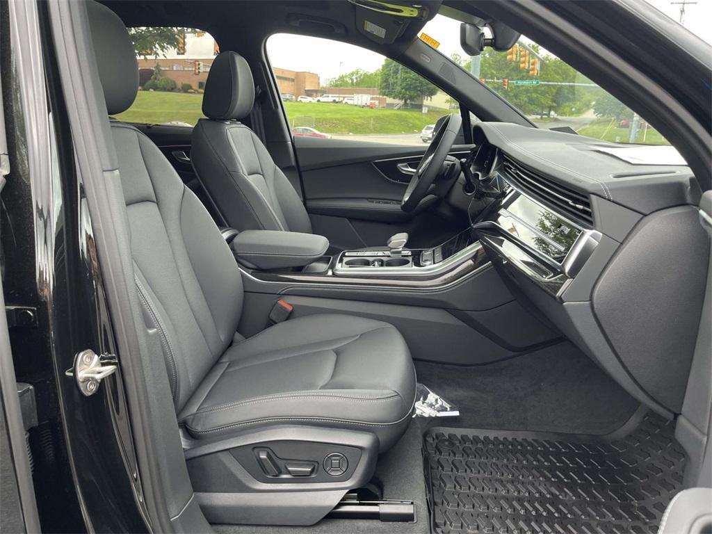 new 2025 Audi Q7 car, priced at $77,880