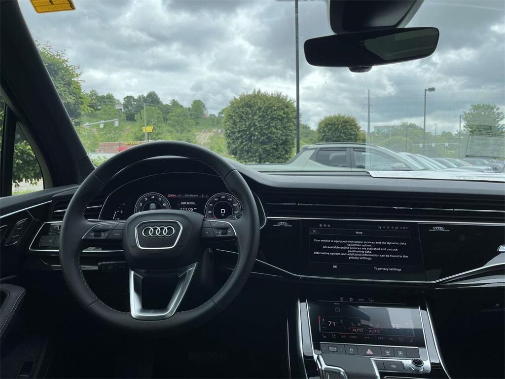 new 2025 Audi Q7 car, priced at $77,880
