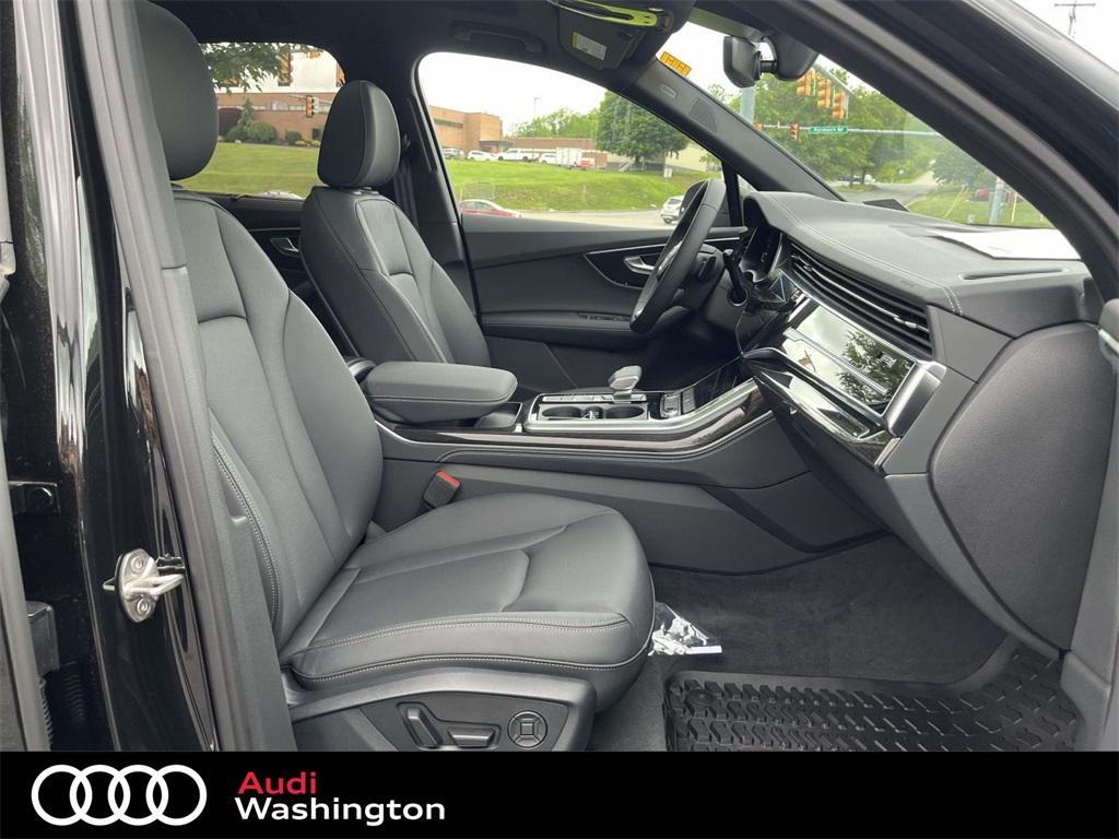 new 2025 Audi Q7 car, priced at $77,880