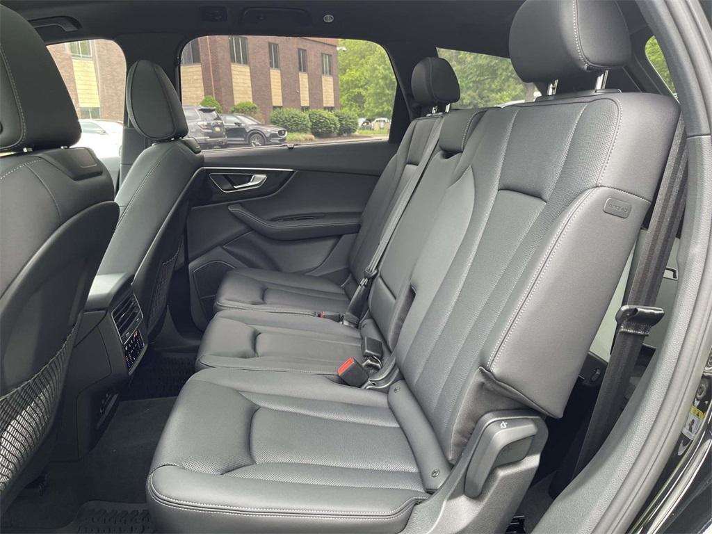 new 2025 Audi Q7 car, priced at $77,880