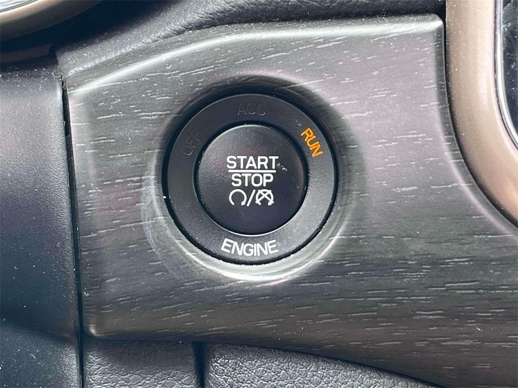 used 2015 Jeep Grand Cherokee car, priced at $13,976