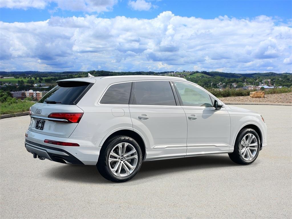 used 2025 Audi Q7 car, priced at $61,833