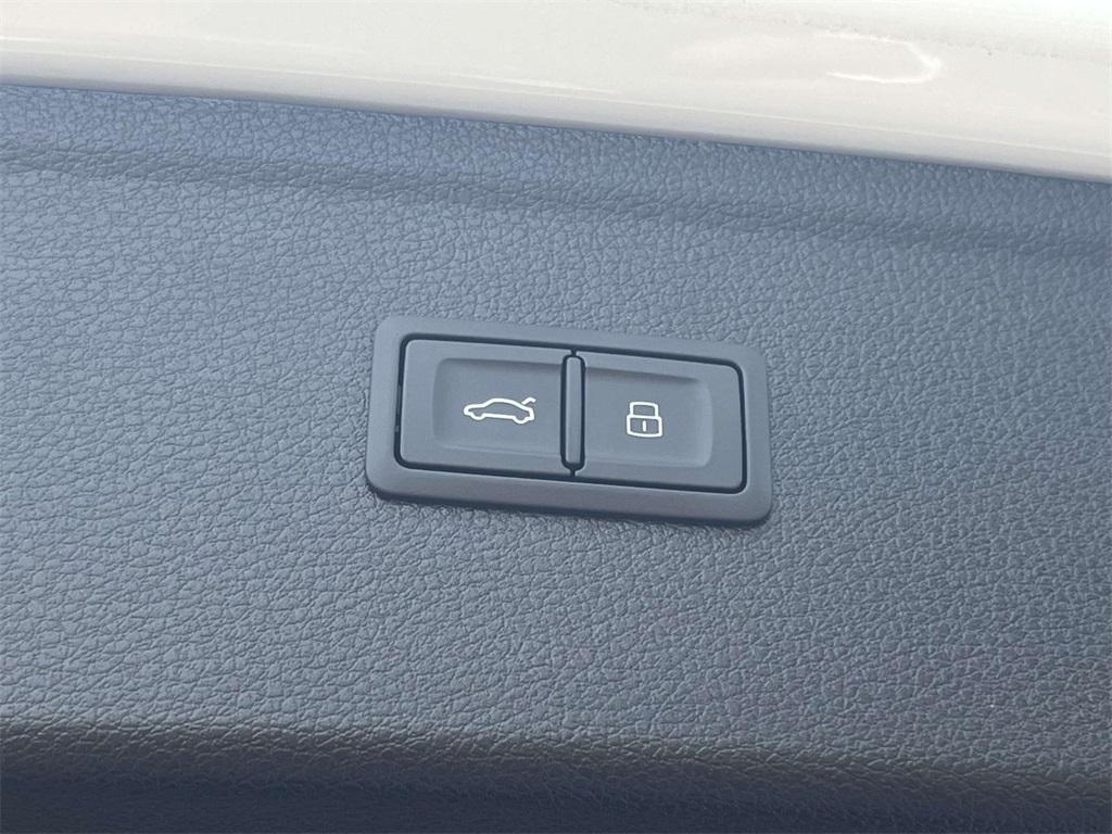 new 2025 Audi Q5 car, priced at $58,215