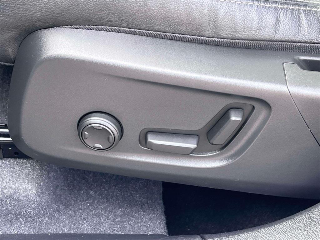 used 2024 Volvo XC40 car, priced at $31,992
