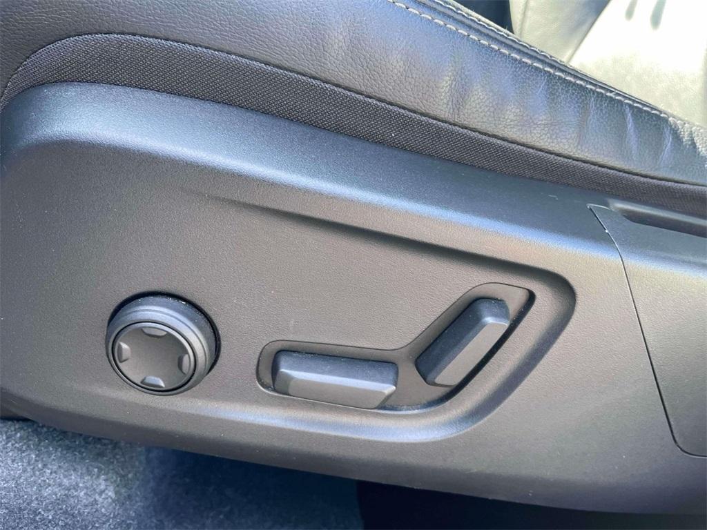 used 2024 Volvo XC40 car, priced at $33,700