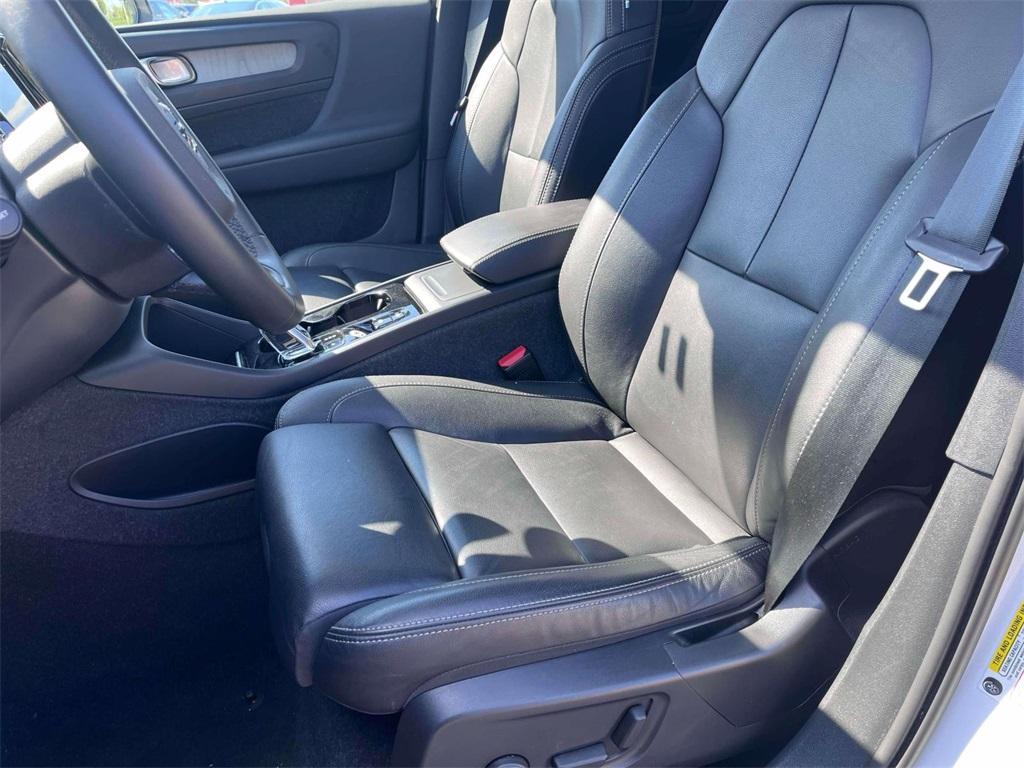 used 2024 Volvo XC40 car, priced at $33,700