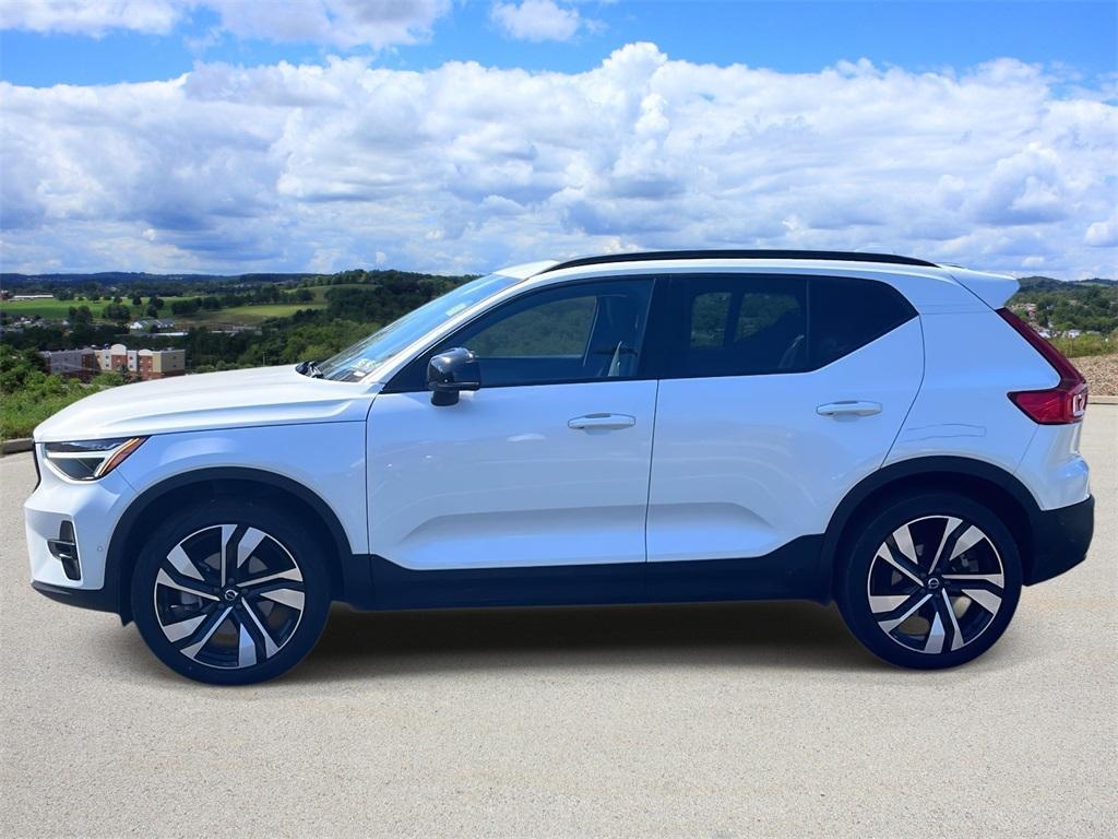 used 2024 Volvo XC40 car, priced at $33,700