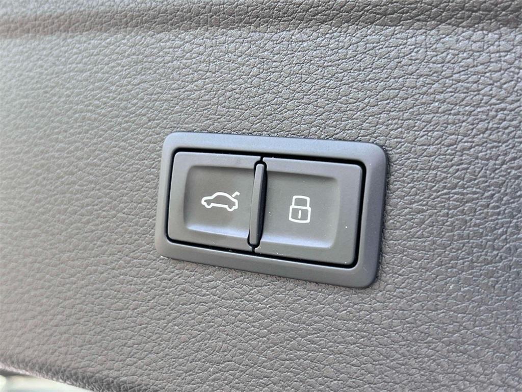 used 2024 Audi Q5 e car, priced at $40,900