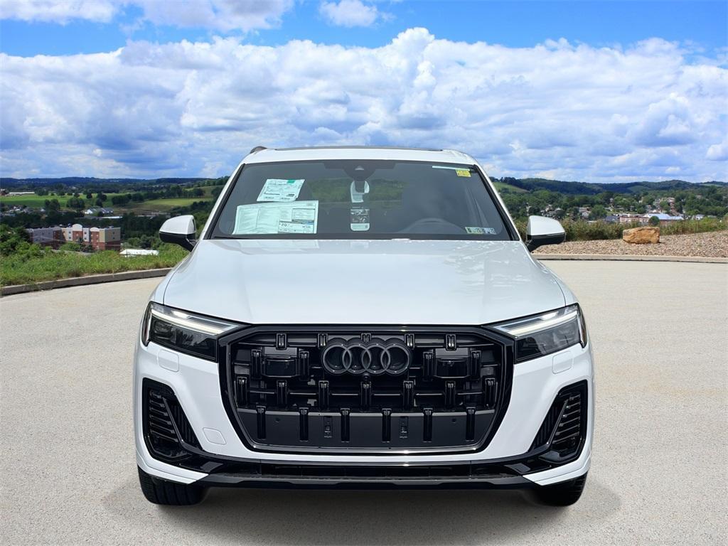 new 2025 Audi Q7 car, priced at $77,580