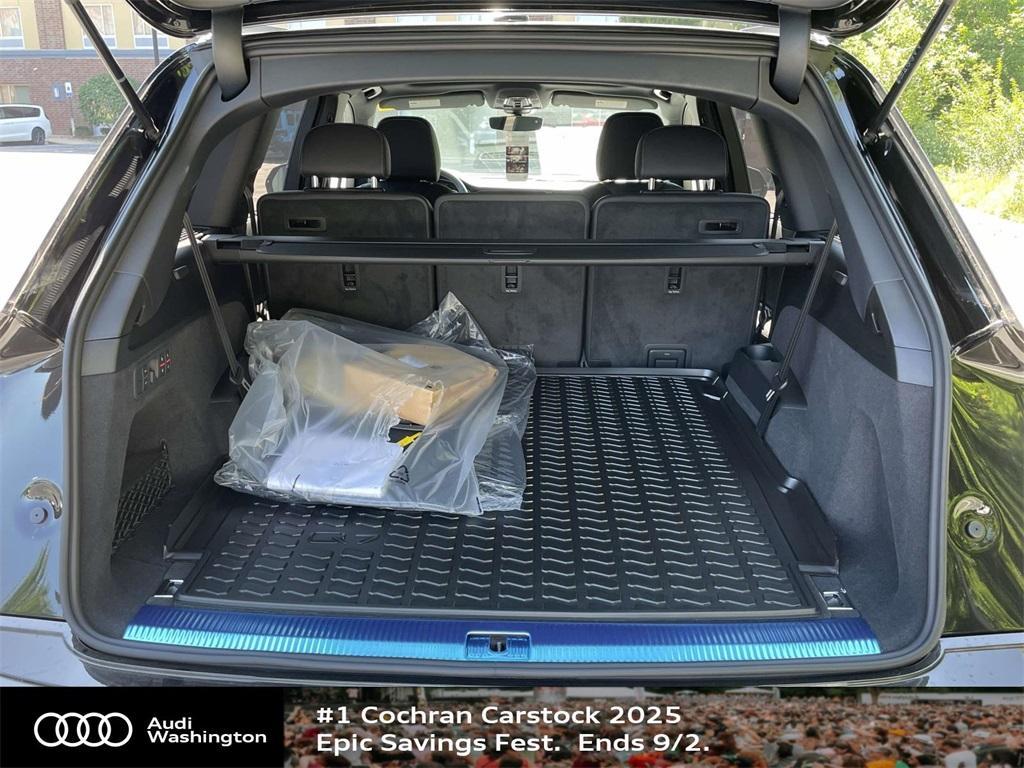 new 2025 Audi Q7 car, priced at $77,580