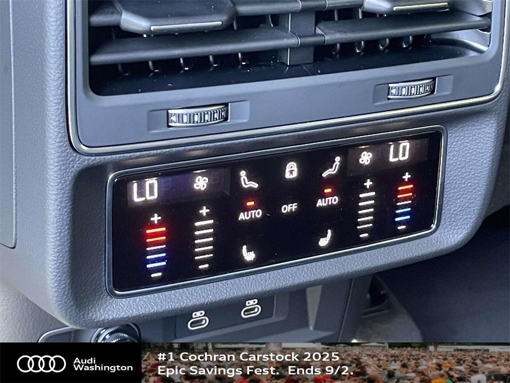 new 2025 Audi Q7 car, priced at $77,580