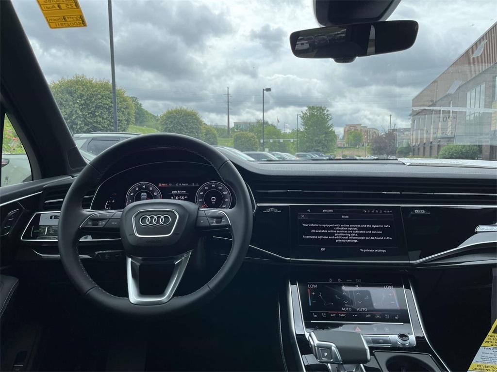 new 2025 Audi Q7 car, priced at $77,580