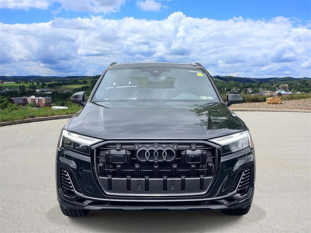new 2025 Audi Q7 car, priced at $77,580