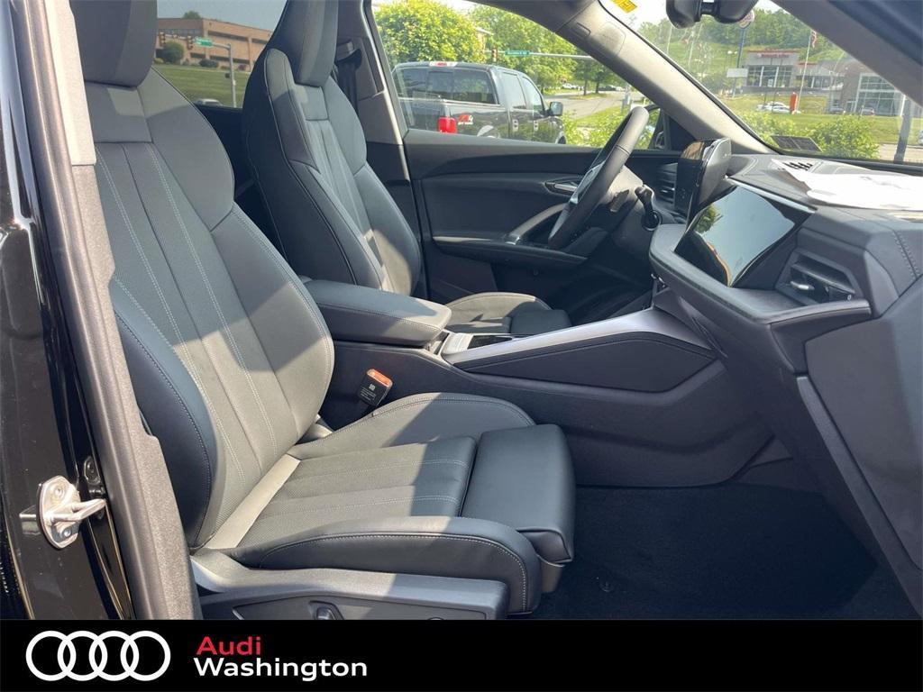 new 2025 Audi Q5 car, priced at $60,975