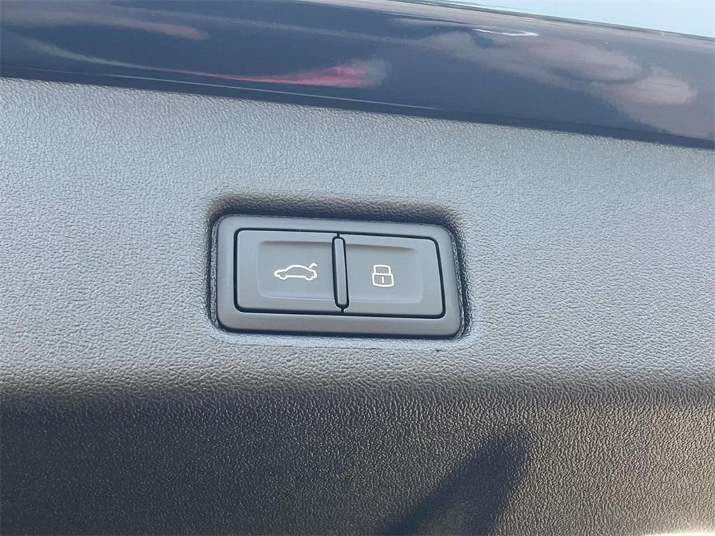 new 2025 Audi Q5 car, priced at $60,975