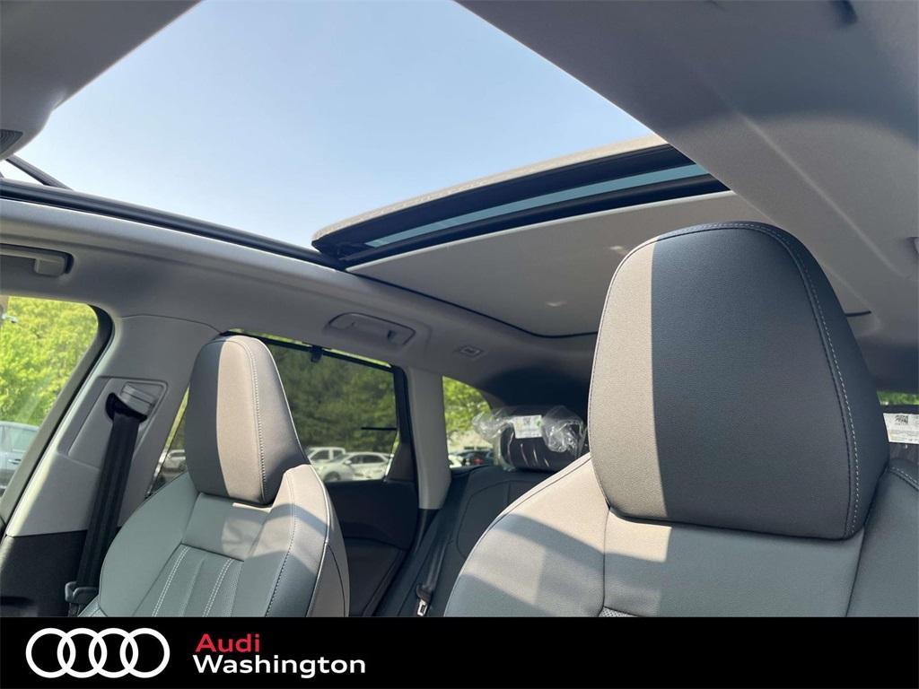 new 2025 Audi Q5 car, priced at $60,975