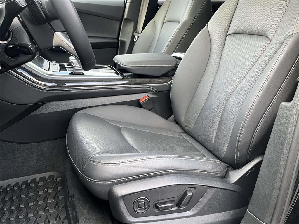 used 2025 Audi Q7 car, priced at $57,998