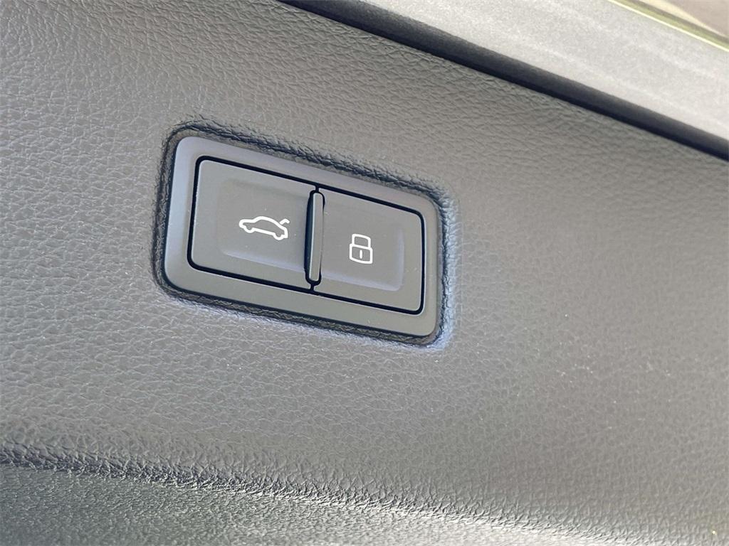 used 2025 Audi Q7 car, priced at $67,500