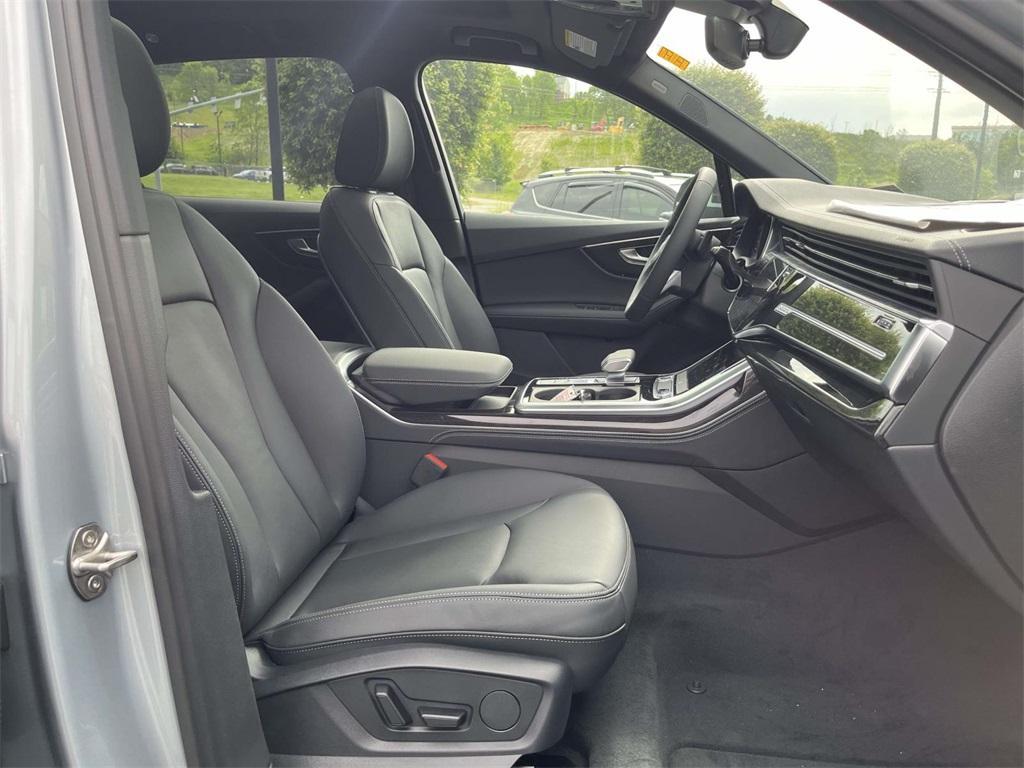 new 2025 Audi Q7 car, priced at $74,830