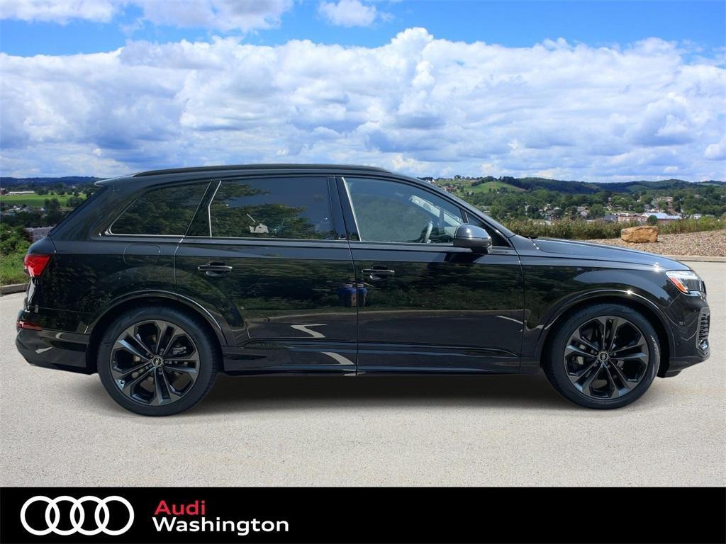 new 2025 Audi Q7 car, priced at $77,670