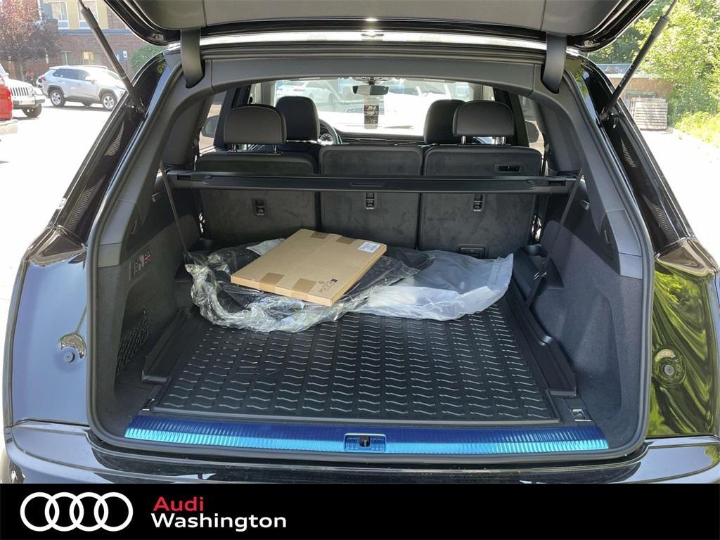 new 2025 Audi Q7 car, priced at $77,670