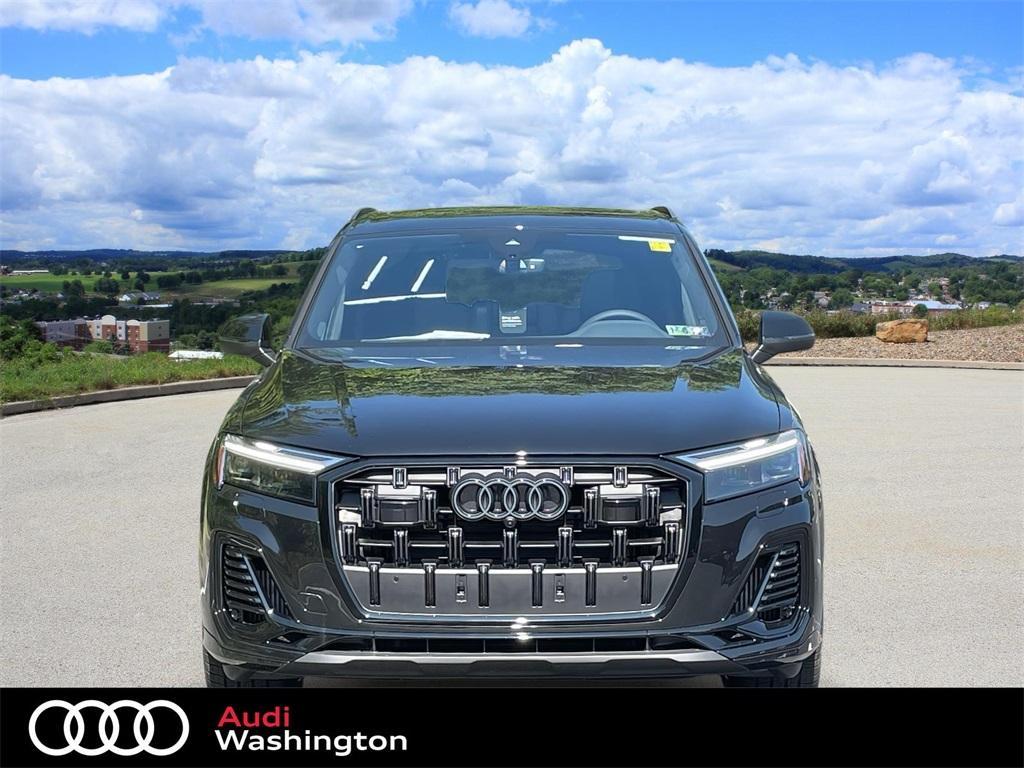 new 2025 Audi Q7 car, priced at $77,670