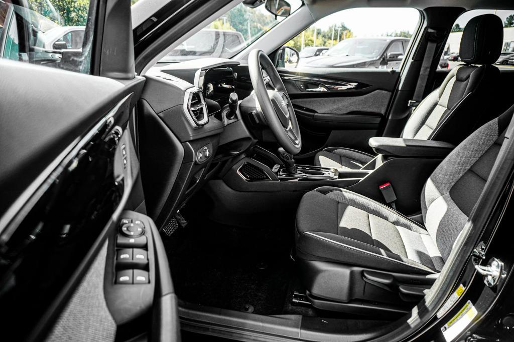 new 2026 Chevrolet TrailBlazer car, priced at $27,197