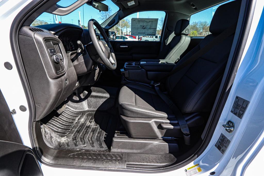 new 2025 Chevrolet Silverado 1500 car, priced at $33,817